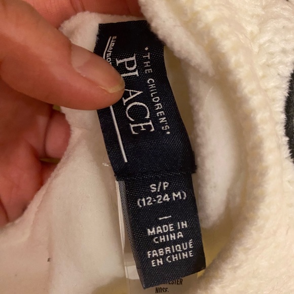 Children’s Place Toddler Winter Hat and Mittens - Picture 4 of 6